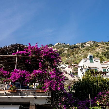 Villa Miramare, Piscina E Parcheggio A Конка-дей-Марини Экстерьер фото